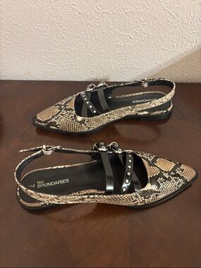 No Boundaries Beige and Black Snake-Print Pointed Slingback Flats